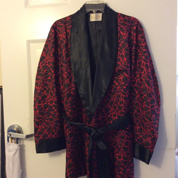 Vintage men’s smoking jacket - Picture 2 of 3